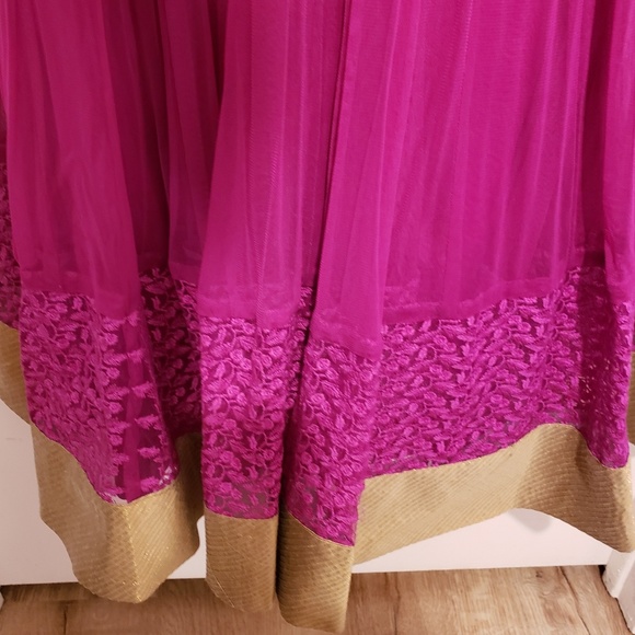 Gown - Picture 2 of 5